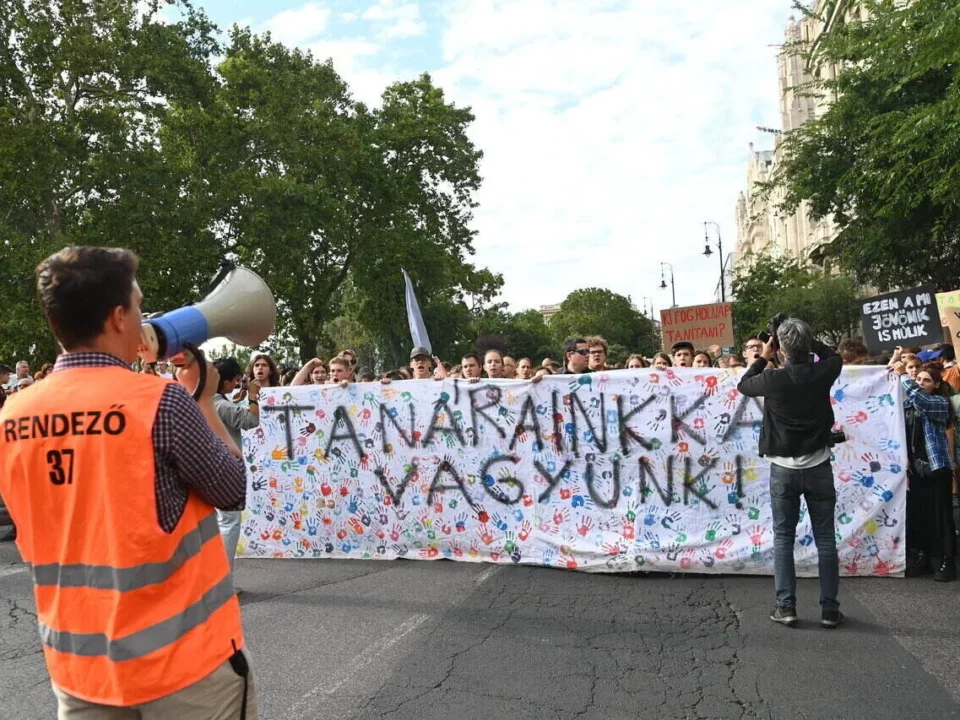 Budapest demonstration teacher student protest