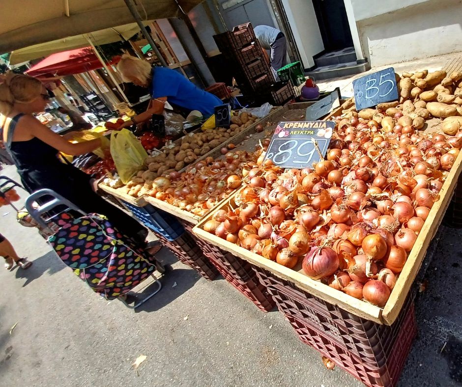 Buying food is cheaper in Greece than in Hungary 4