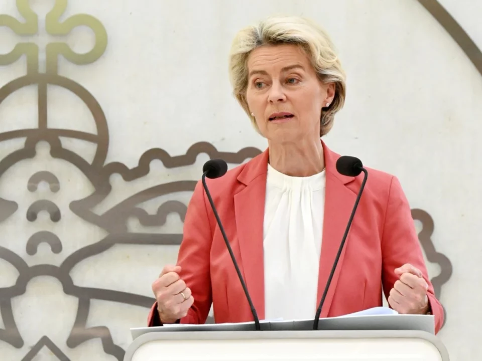 Європейська Комісія ЄС фінансує Угорщину Ursula von der Leyen
