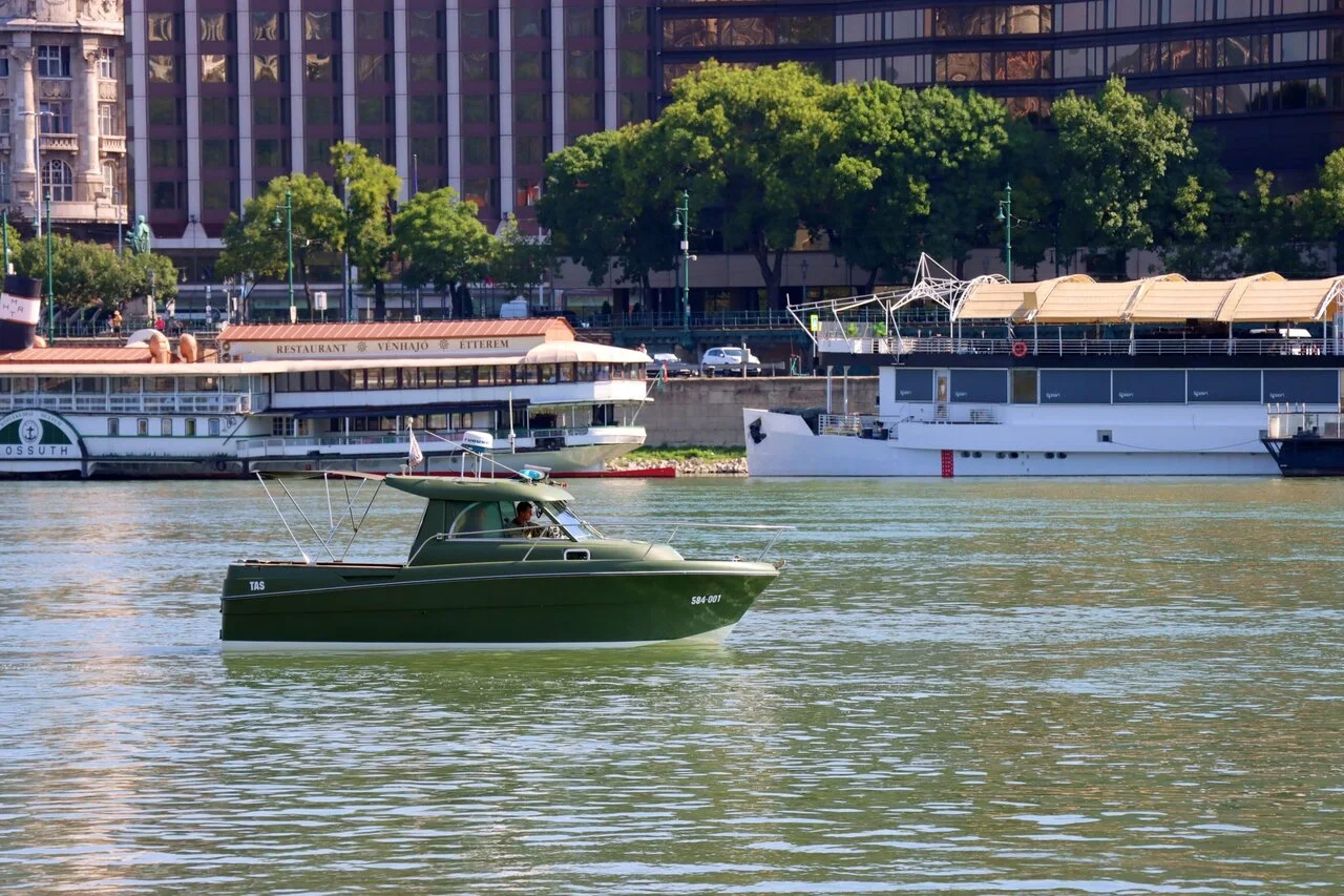 Gigantic bomb found in downtown Budapest