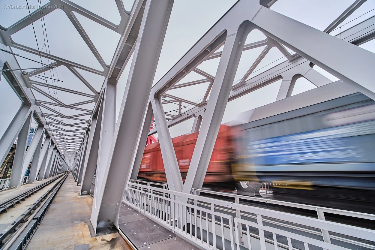 Hungary Hungarian railway Ukraine grain trains