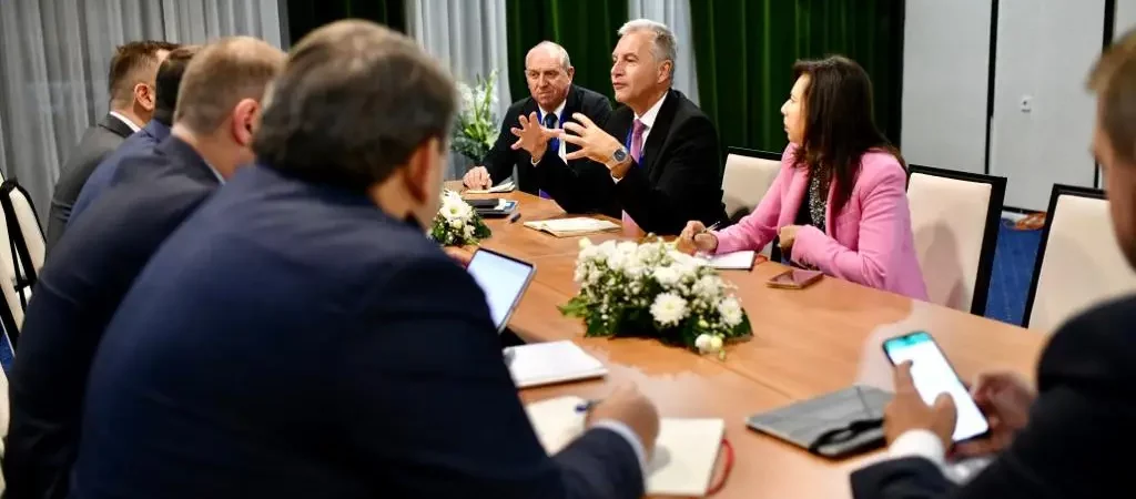 IWF Ungarn hat geheime Gespräche durchgesickert