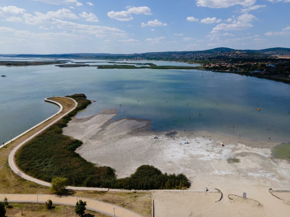 Озеро Веленце найгарячіше літо в Угорщині