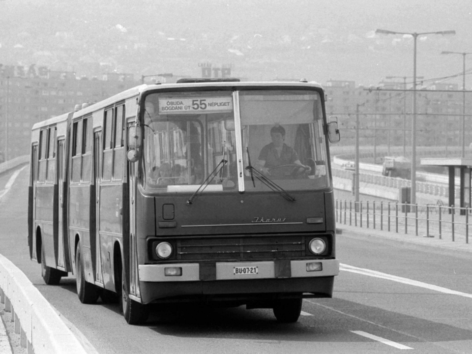 Ikarus bus fortepan front