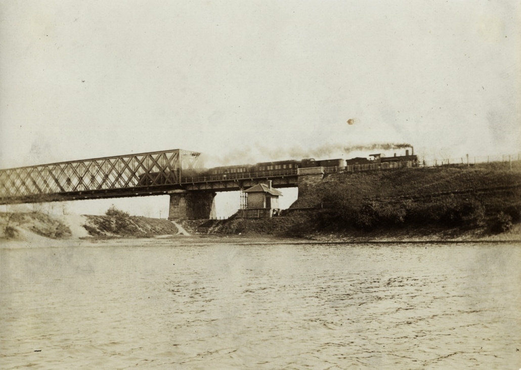 collegamento del ponte ferroviario del Danubio
