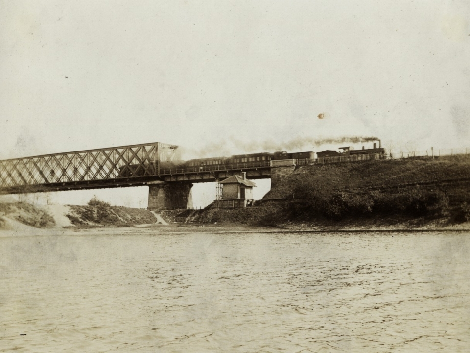 connecting railway bridge danube