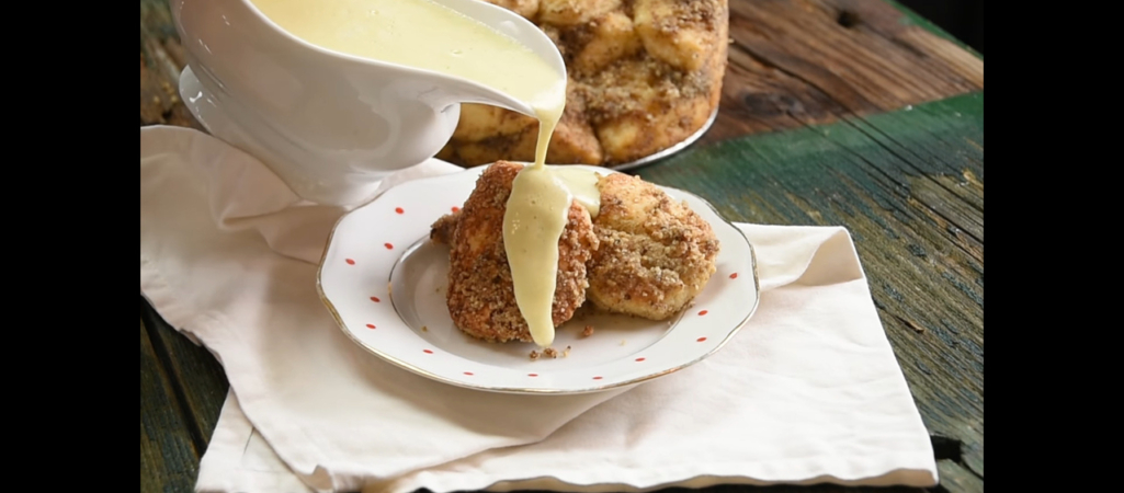 Dumplings dorados con postre de receta de comida de crema pastelera de vainilla