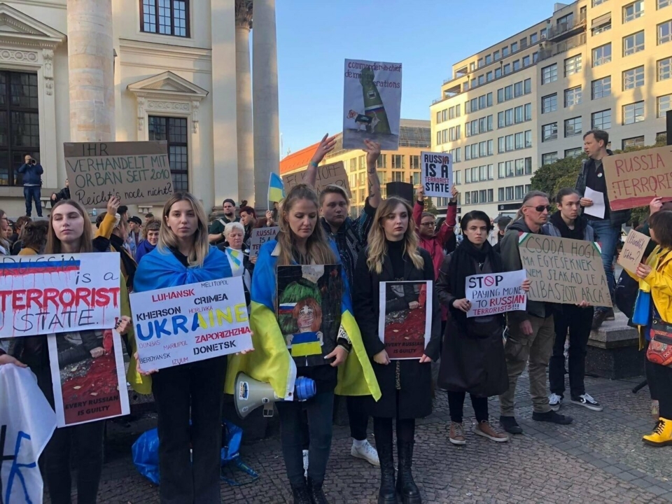 momentum germany demonstration