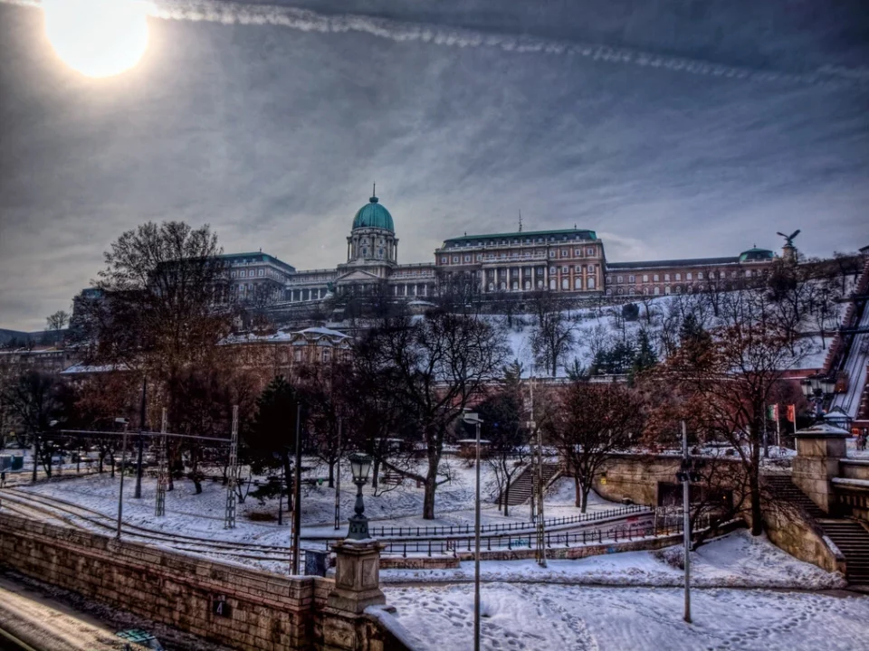 Будапешт Будайский замок дворец зима снег