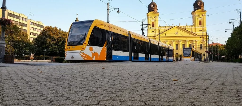 Tranvías de carros de transporte público de Debrecen