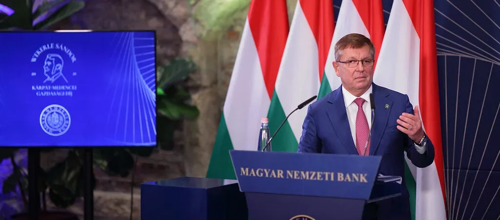 البنك الوطني المجري جيورجي ماتولسي الحكومة المجرية