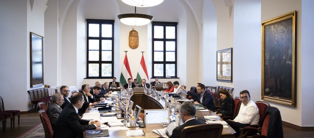 Reunión del gabinete del gobierno húngaro