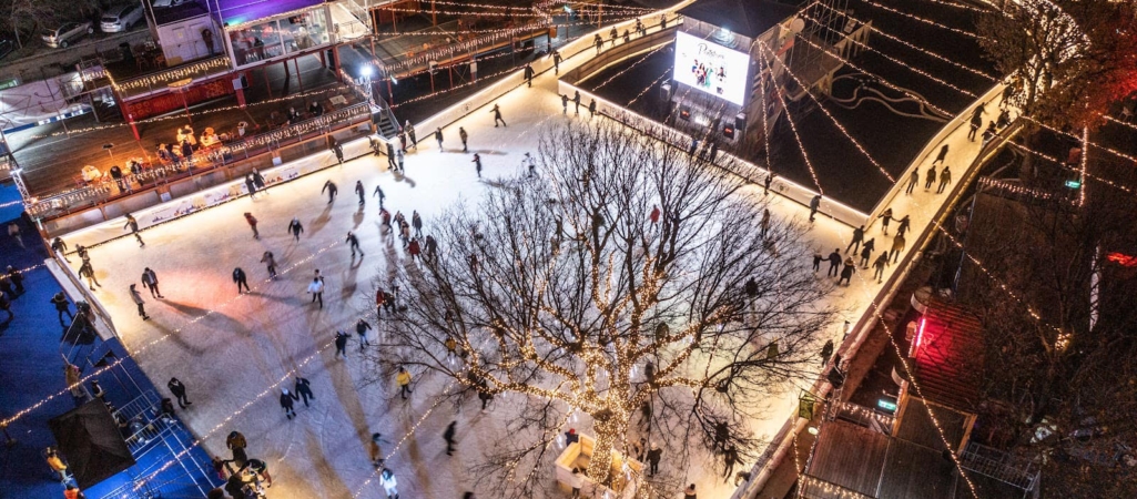 حلبة التزلج على الجليد في حديقة بودابست
