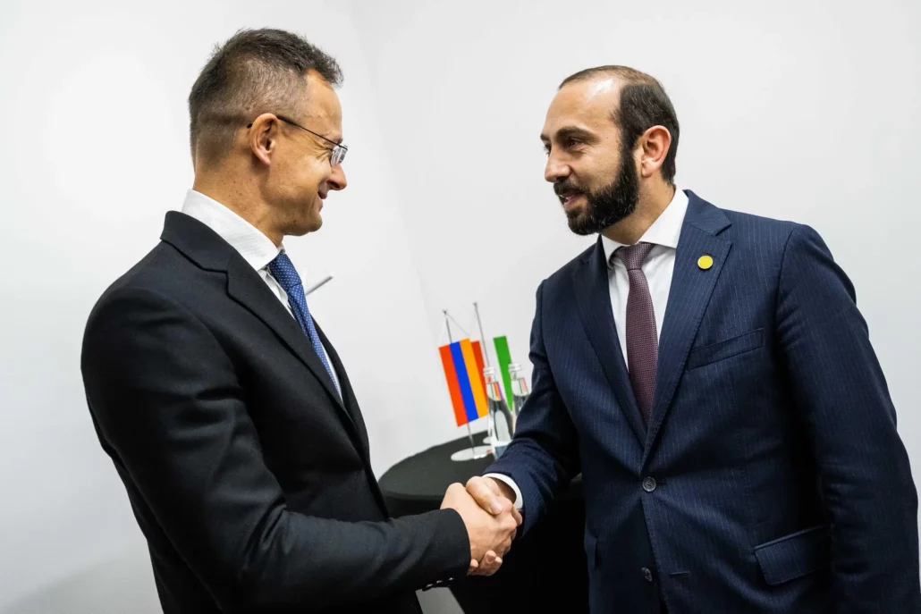 Diplomatische Beziehungen zwischen Armenien und Ungarn