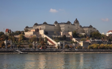 Budínský hrad rekonstrukce Budapešť cestování