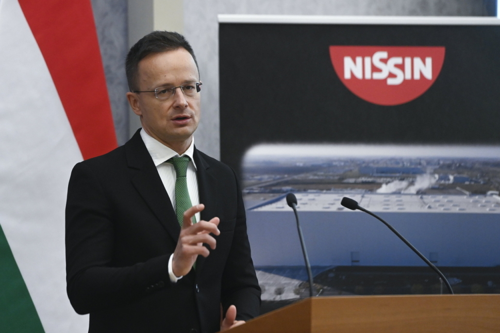 Szijjártó Péter Nissin