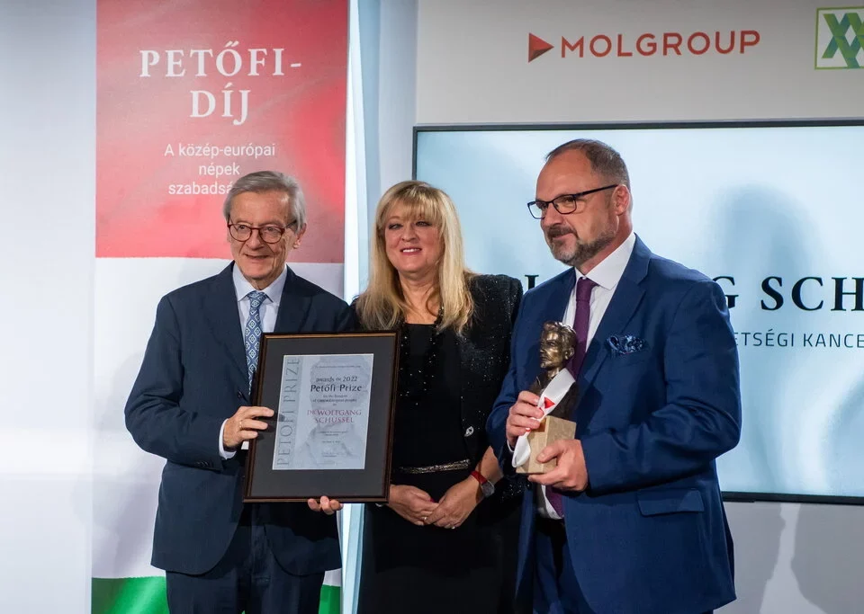 Wolfgang Schüssel award Hungary