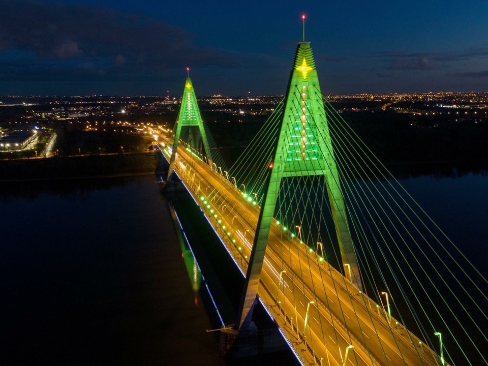 megyeri bridge budapest hungary christmas tree