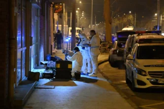Maďarský policejní policista ubodán k smrti