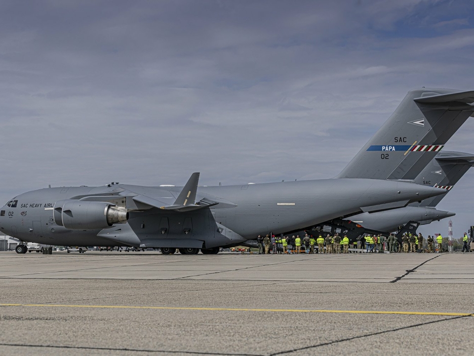 NATO Hungary military C-17 aircraft