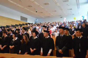 Nová maďarská univerzita zahajuje provoz