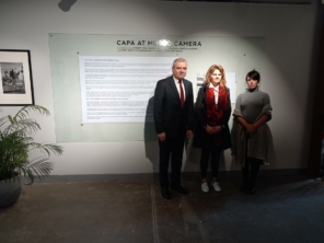 Inaugurada exposición de Robert Capa en India