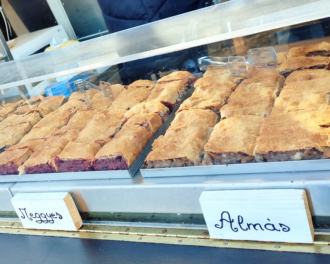 The famous Hungarian strudel (rétes)