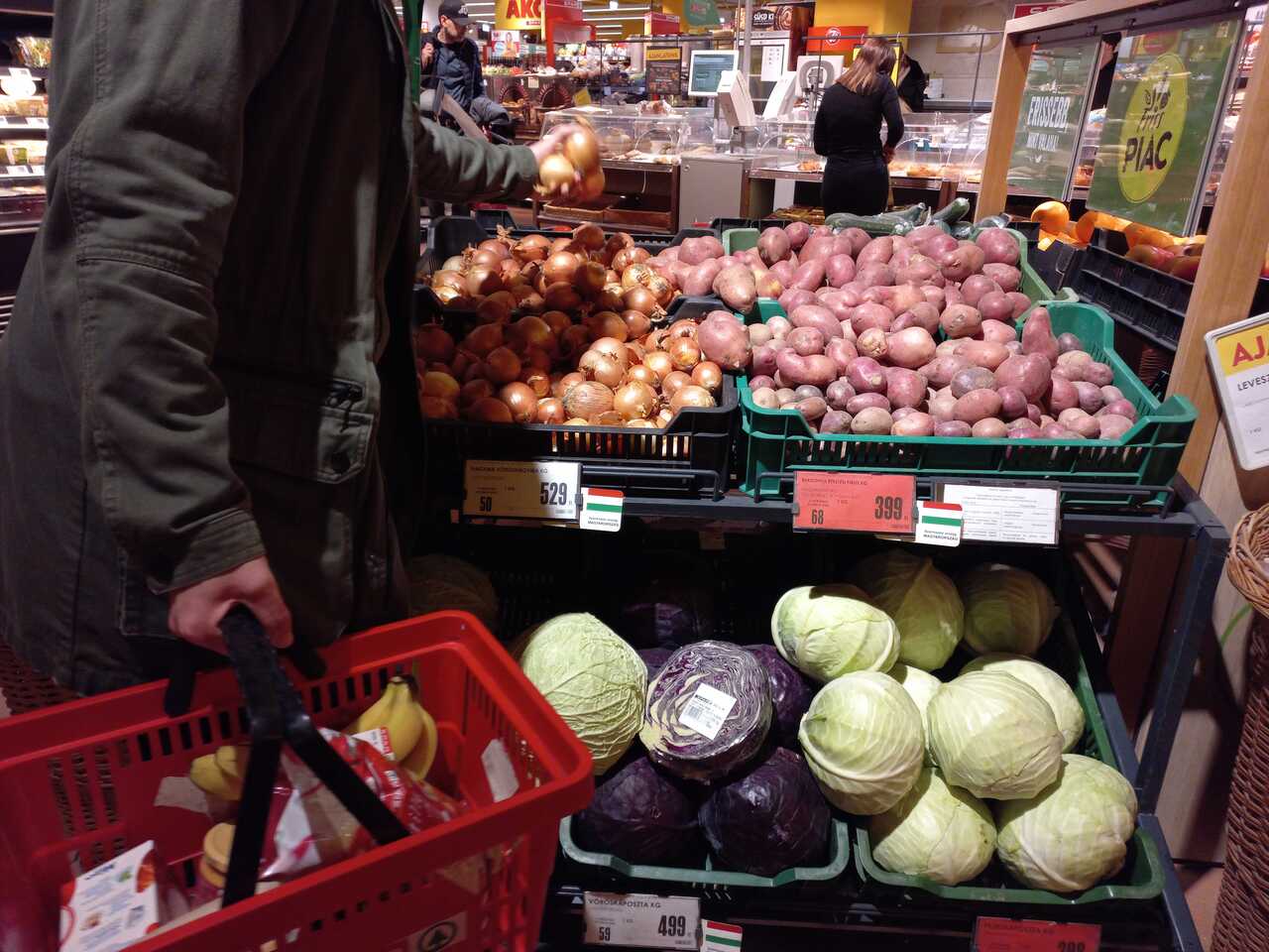 Vegetable prices in a Hungrian Spar