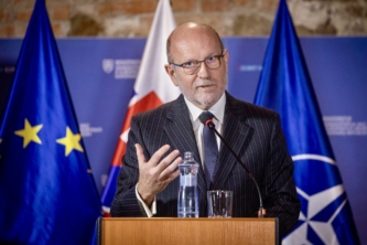 Il ministro degli Esteri Kácer