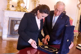 Der ungarische Präsident besucht Portugal