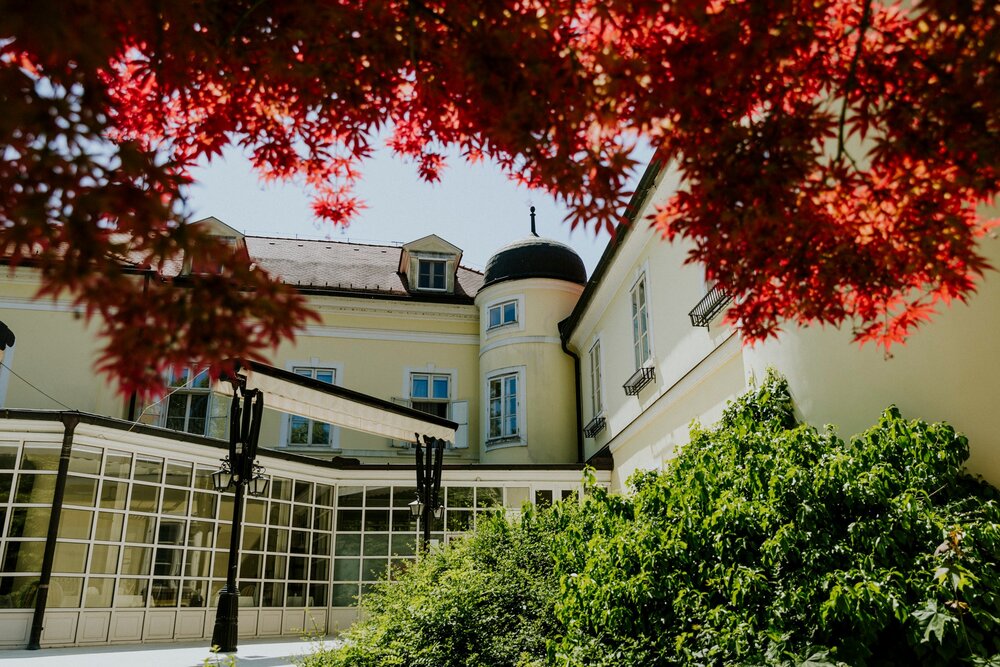 Castle Hotel Szidónia building