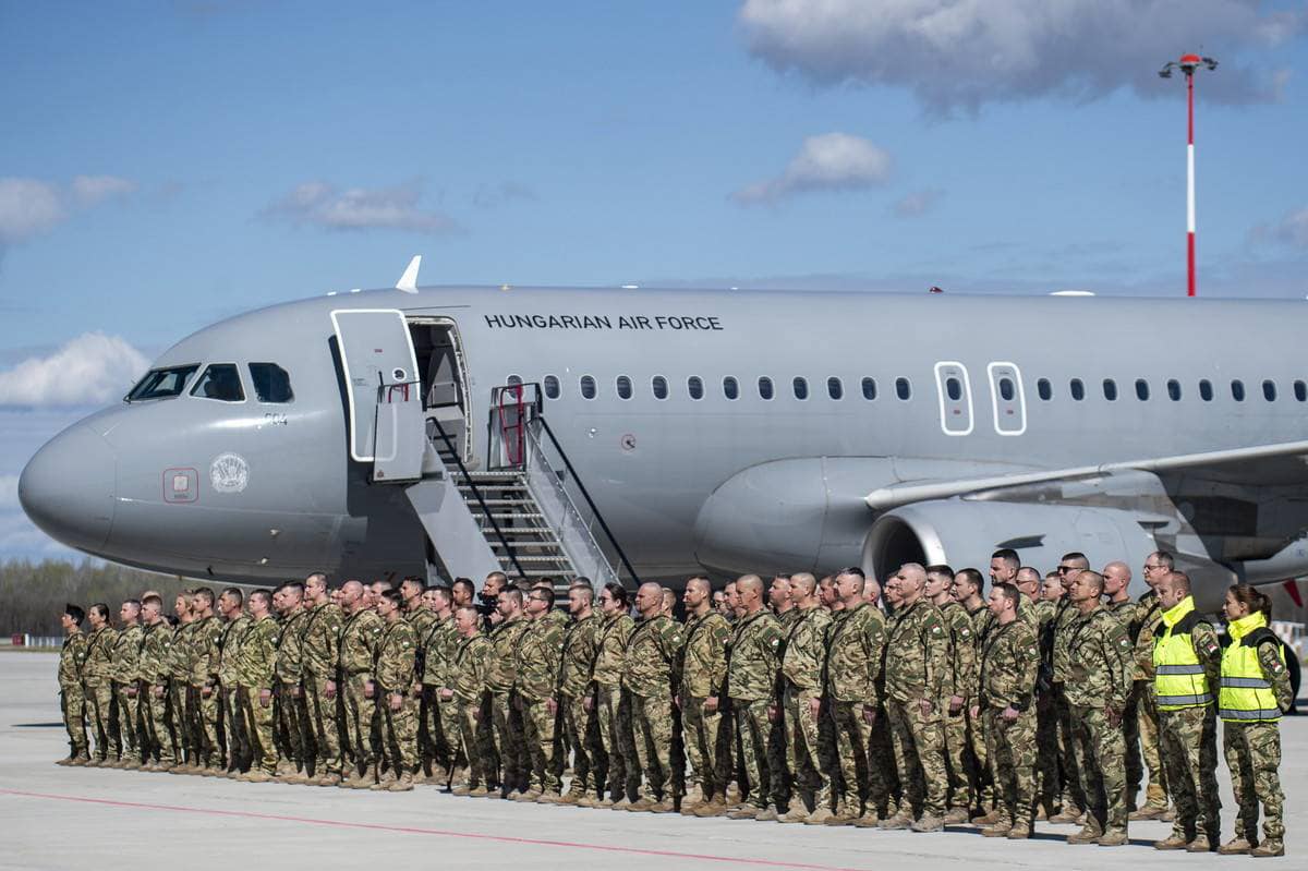 Hungarian soldiers Kosovo