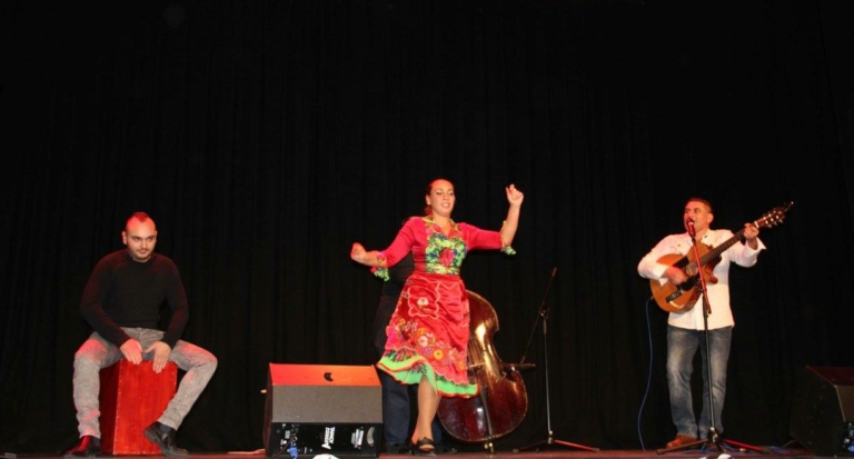 فرقة Khamoro Gypsy Dance Group