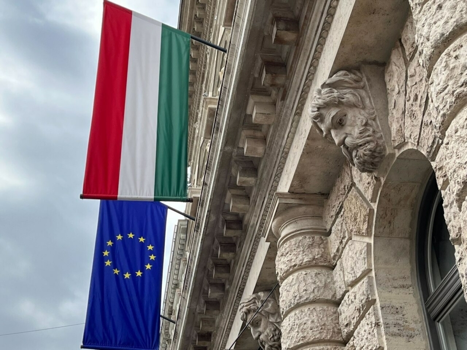 bandiera dell'ue unione europea ungheria