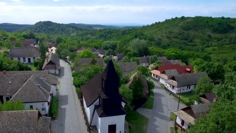 Hollókő
