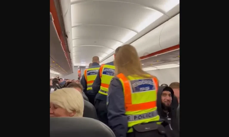 Hungarian police stormed EasyJet plane