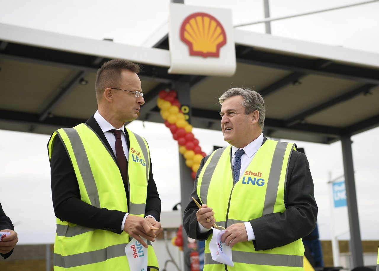 Shell Péter Szijjártó