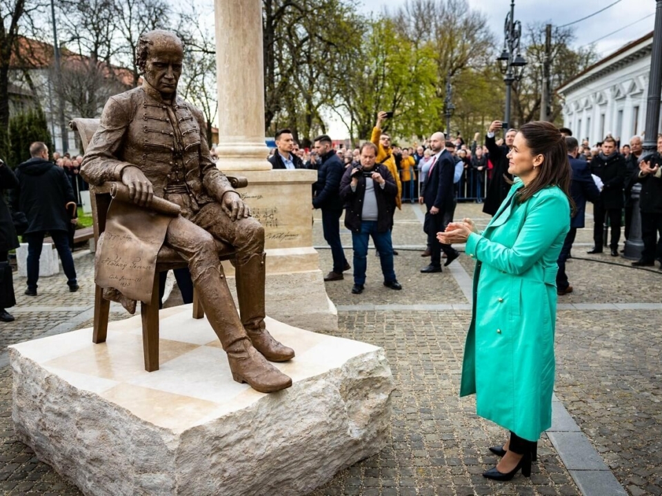 katalin novák ferenc kölcsey statue transylvania