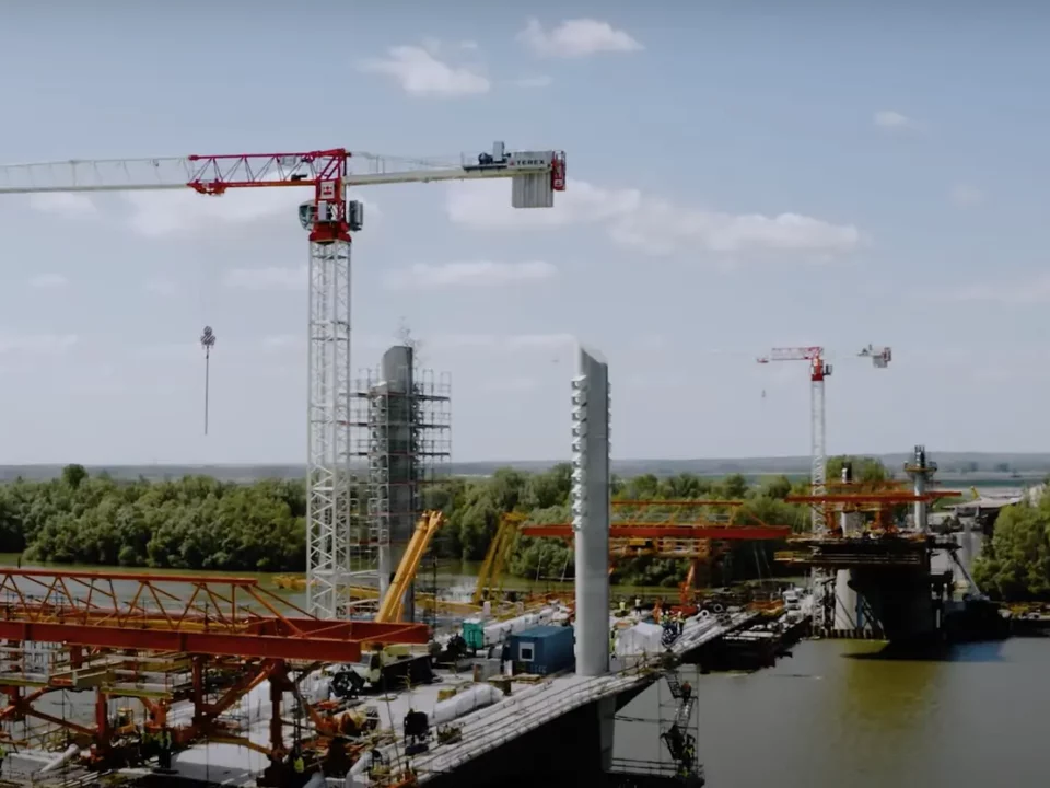Nouveau pont sur le Danube