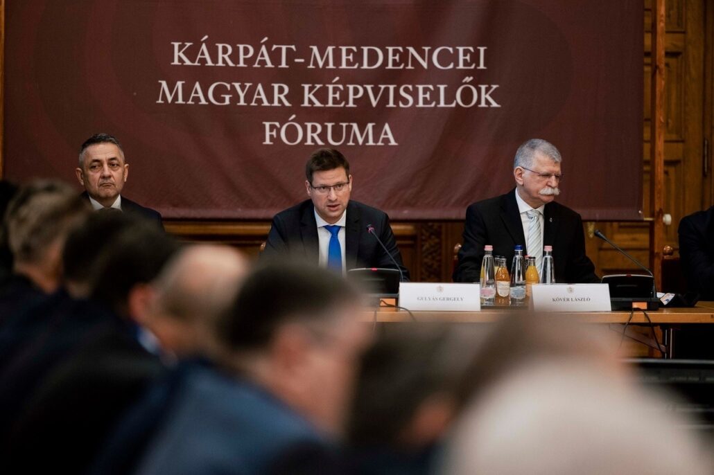 gergely gulyás Forum des législateurs hongrois du bassin des Carpates