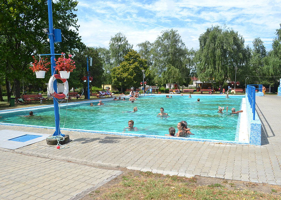 tóalmás Szent András Gyógyvizes Strand