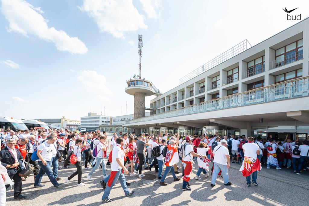 Budapest Airport terminal closed