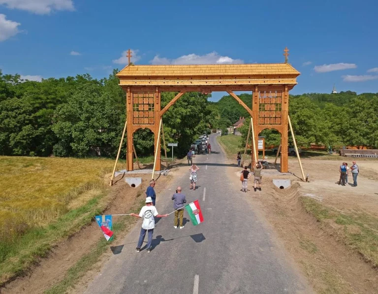 Szekler Gate Sokorópátka