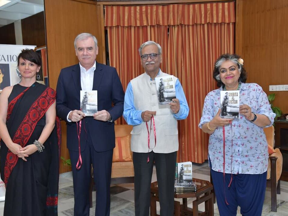 ハンガリー文化センターがインドで書籍『アムリタとヴィクトル』を出版