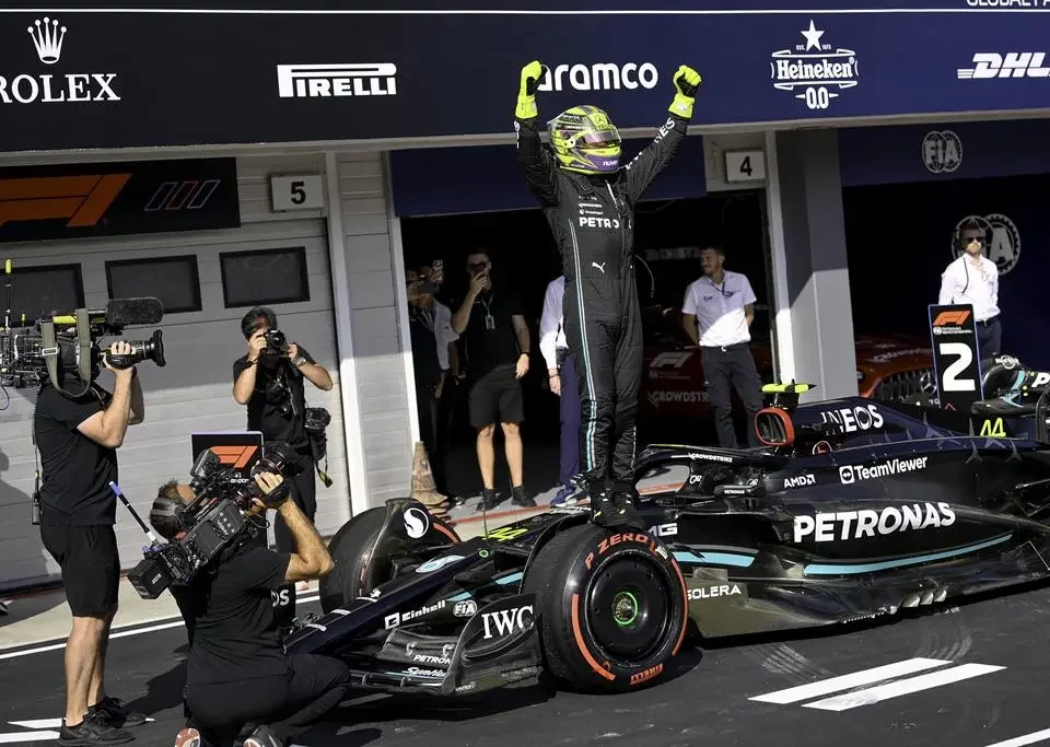 Hamilton en pole position