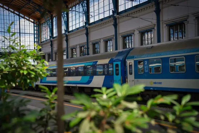 Hungary plane train travel