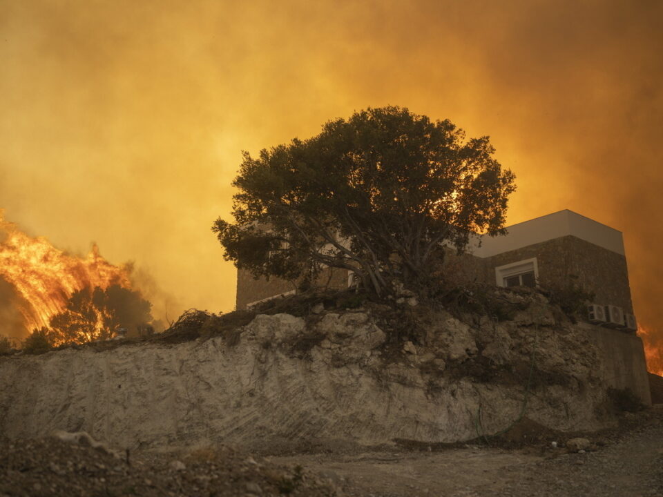 divoký požár rhodos v řecku