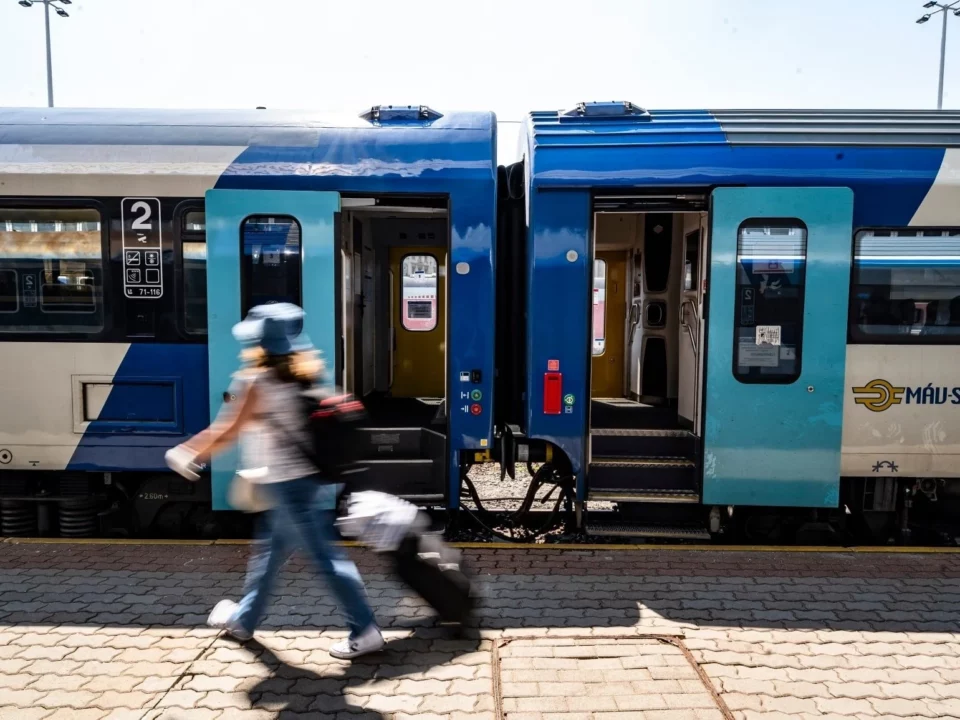 Венгрия Железнодорожная линия Будапешт-Вена máv