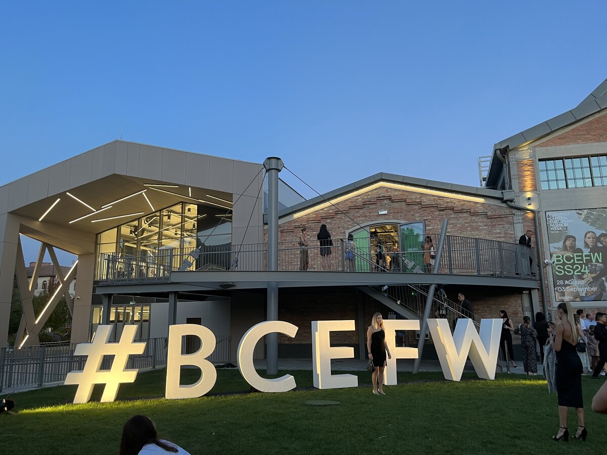 BCEFW sign Millenáris
