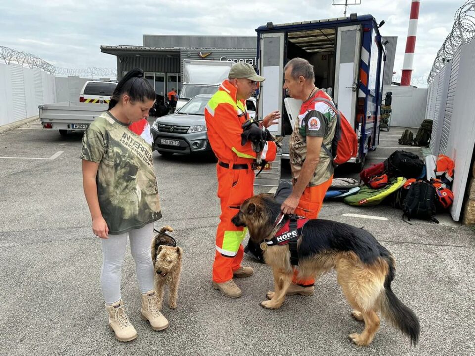 Венгерская спасательная команда